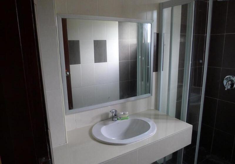 Iris House Resort