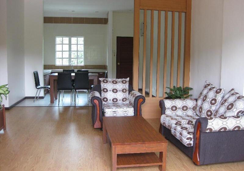 Iris House Resort