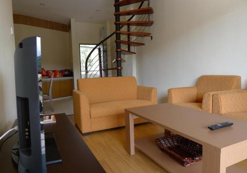 Iris House Resort