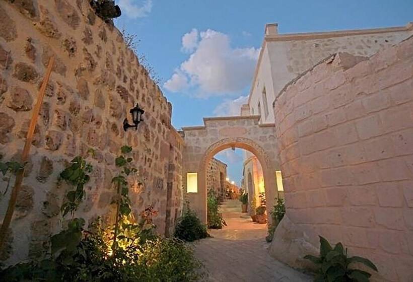 Larina Cave Otel