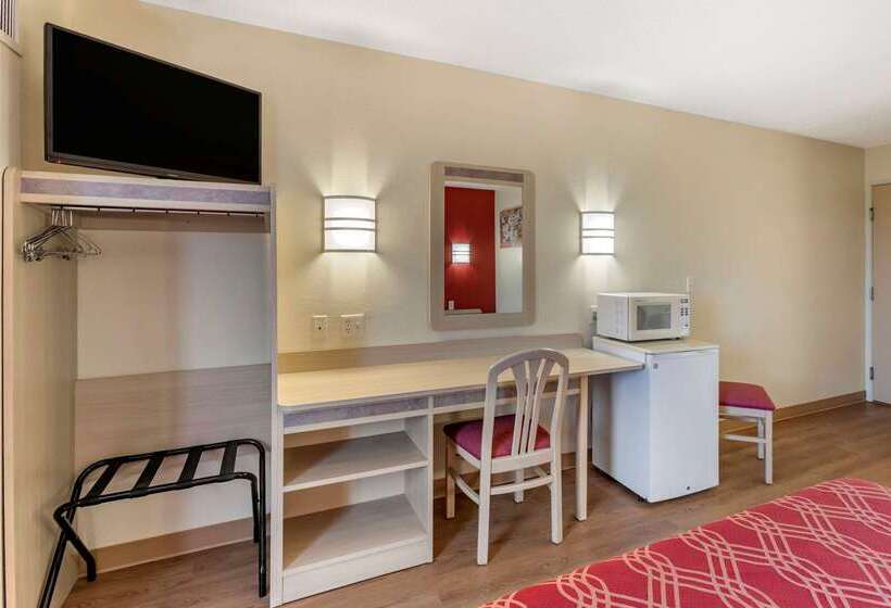 فندق على الطريق Econo Lodge