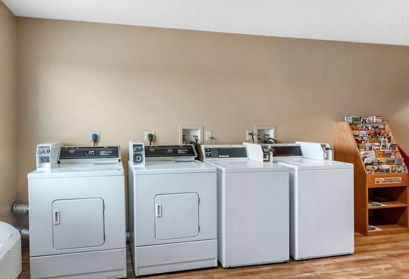 فندق على الطريق Econo Lodge