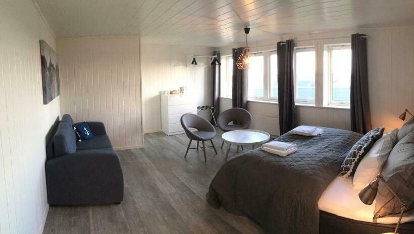 Lofoten Bed & Breakfast Reine   Rooms & Apartments