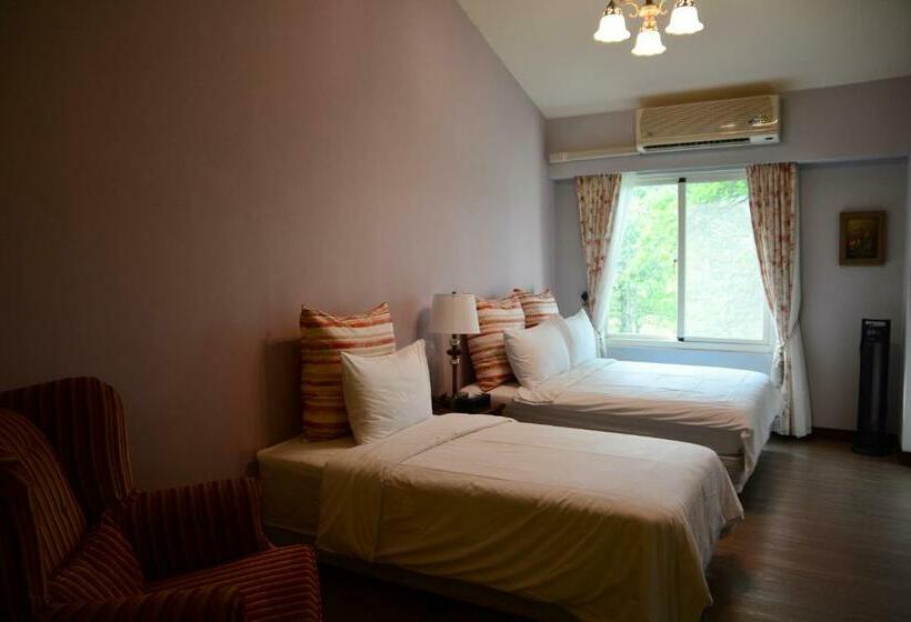 تختخواب و صبحانه Champs Elysees Guesthouse