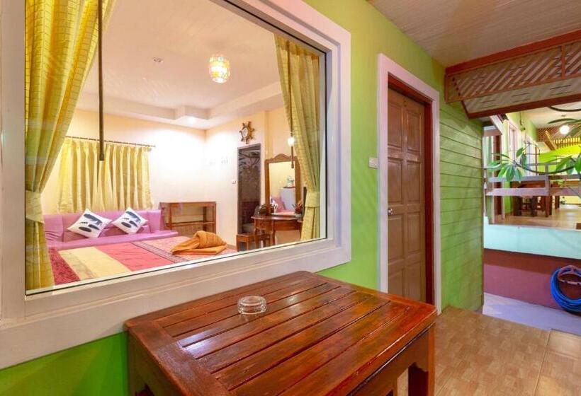 تختخواب و صبحانه Naengnoi Resort Kohlarn