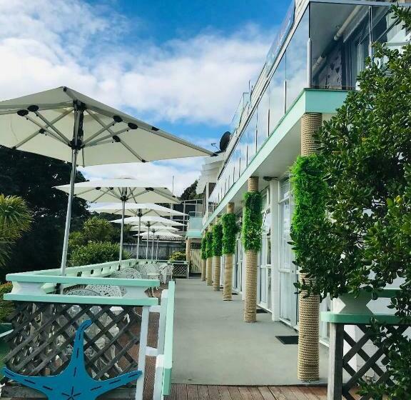 מוטל San Marino Motor Lodge Absolute Beachfront