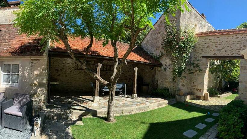 膳宿费 La Maison D Emilie   Chambres D Hôtes