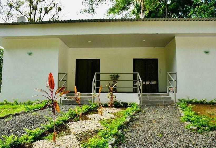 مبيت وإفطار Carara Adventure Park