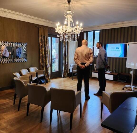 צימר Chateau De La Feuilleraie