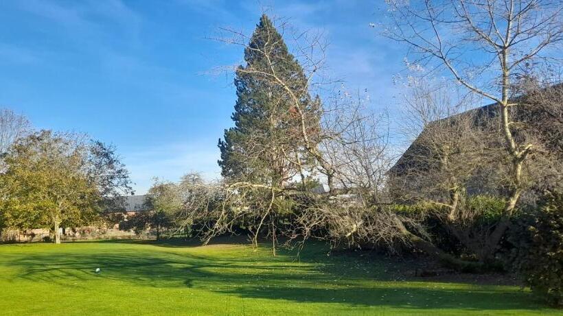 ベッドアンドブレックファースト L Armandière