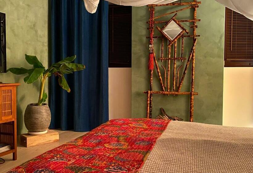 مبيت وإفطار Les 3 Coeurs   Chambres Chez Charmants Habitants