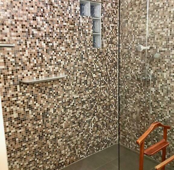 مبيت وإفطار Les 3 Coeurs   Chambres Chez Charmants Habitants