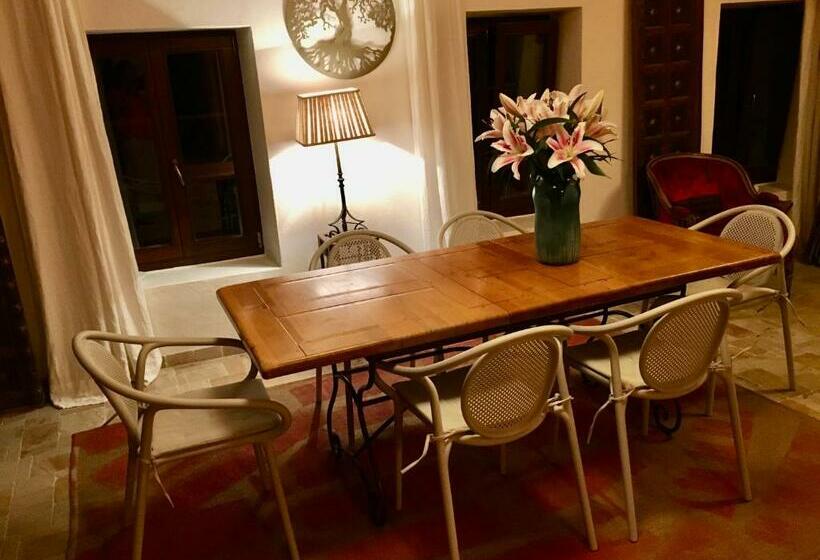 مبيت وإفطار Les 3 Coeurs   Chambres Chez Charmants Habitants