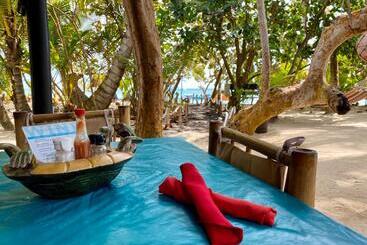 هتل Little Corn Island Beach And Bungalow