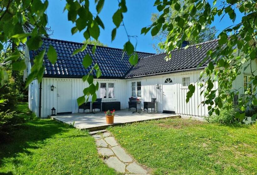 هتل Poeme A Sandefjord