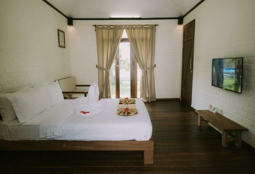 هتل The Kelong Trikora Resort