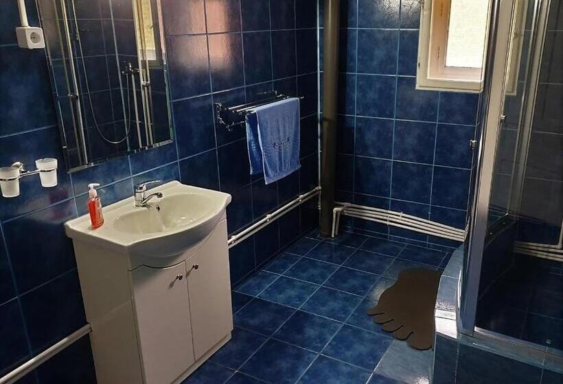 פנסיון Casa Dobra