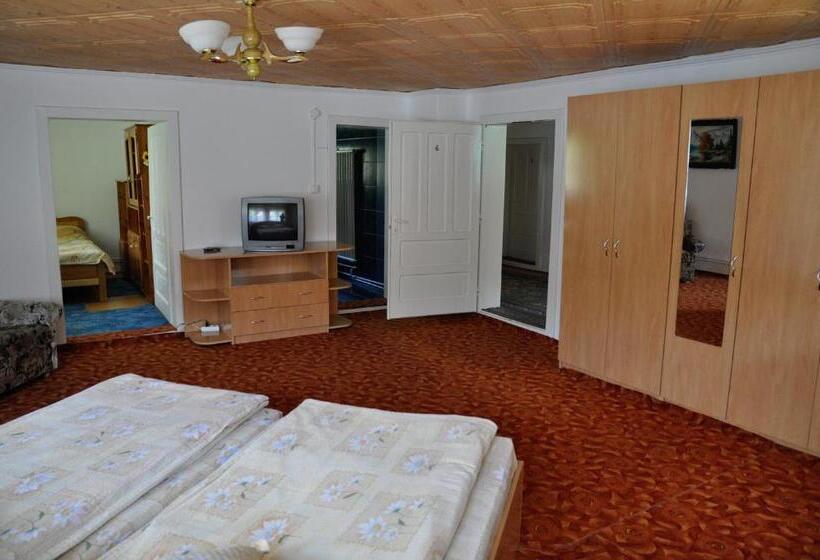 פנסיון Casa Dobra