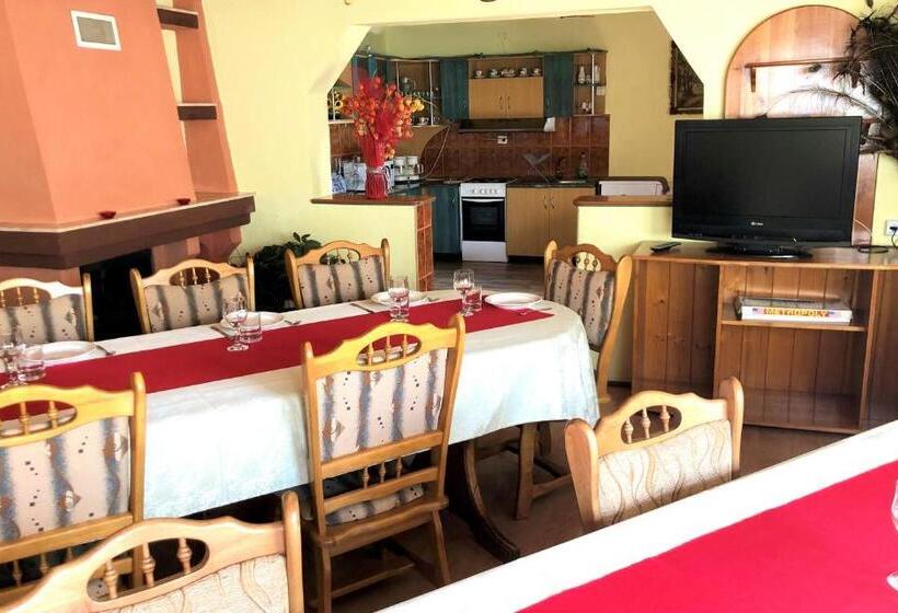 פנסיון Casa Dobra