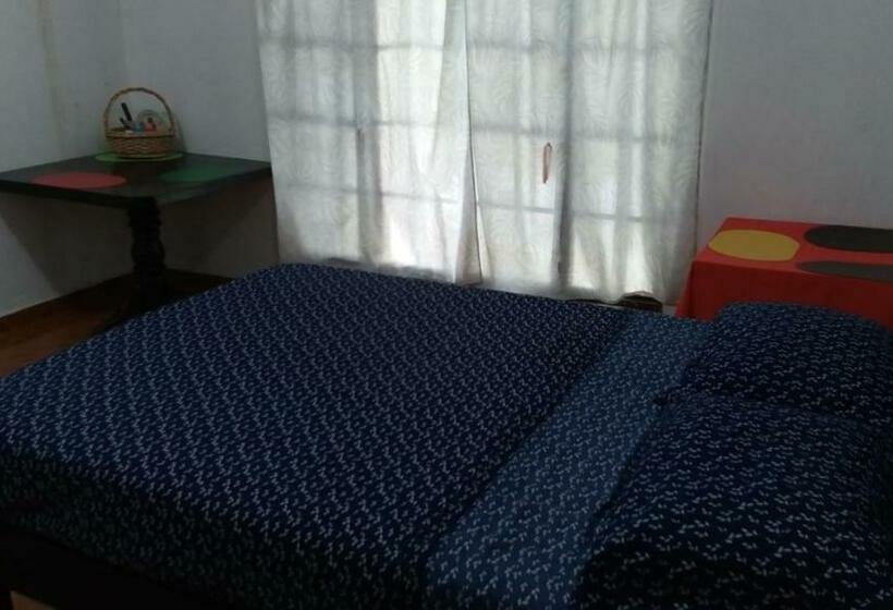 بنسيون Hostal Villa Mercedes