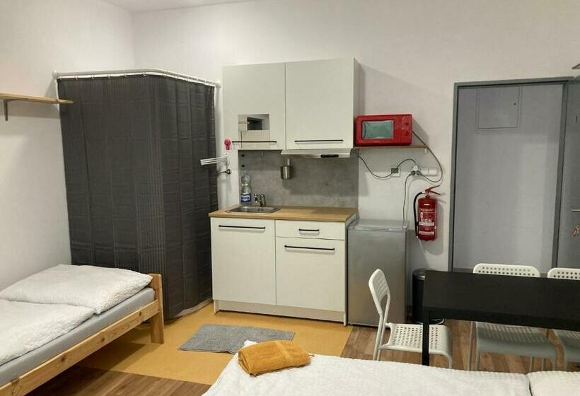بنسيون Kuk Račice   Mini Apartman
