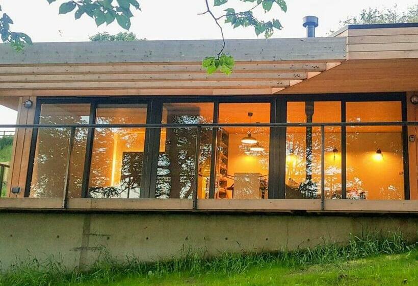 אתר נופש Whispering Waters Teesdale Lodges