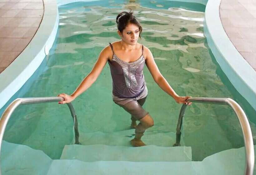 فندق Afrad International