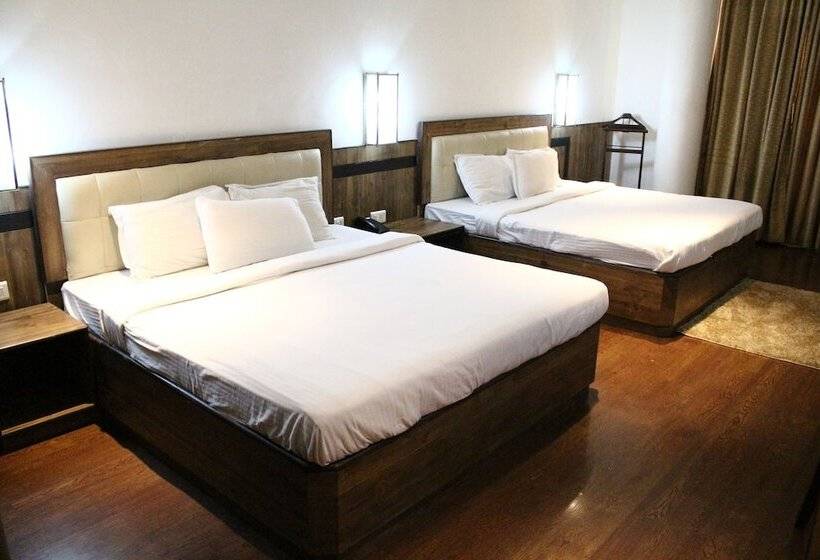 Amr Hotel, Katra