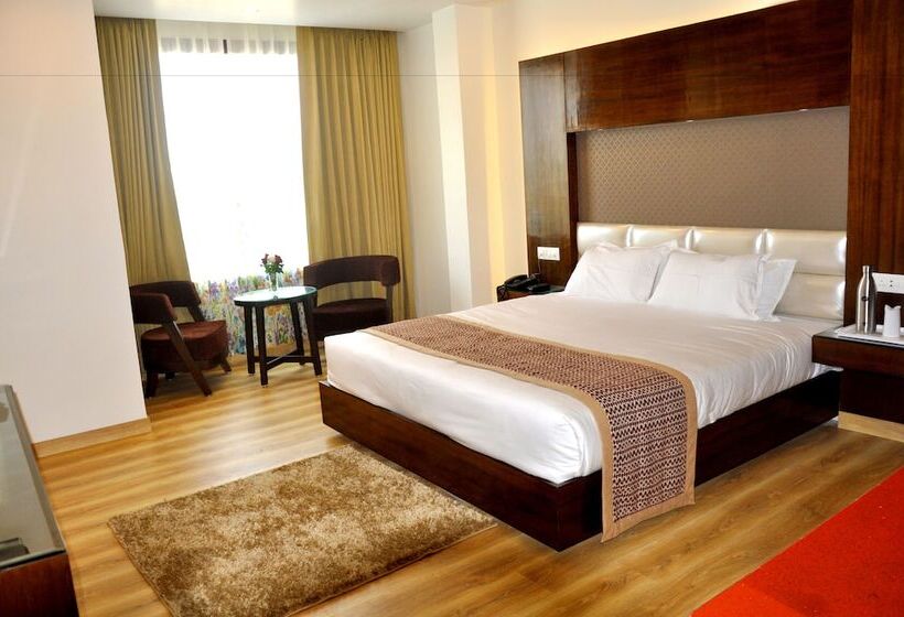 Amr Hotel, Katra