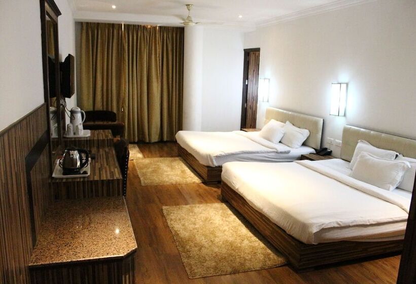 Amr Hotel, Katra