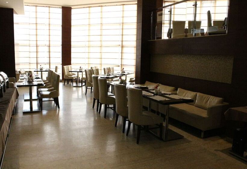 Amr Hotel, Katra