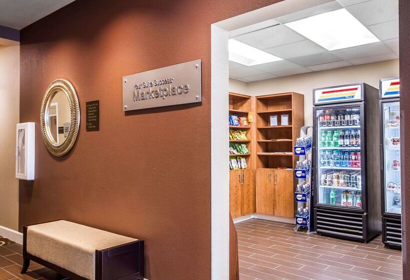 هتل Comfort Suites Woodland  Sacramento Airport