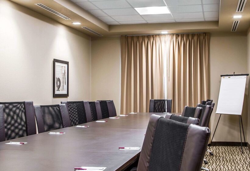 هتل Comfort Suites Woodland  Sacramento Airport
