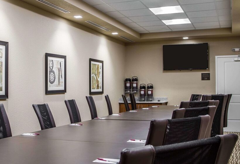 هتل Comfort Suites Woodland  Sacramento Airport