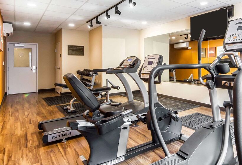 هتل Comfort Suites Woodland  Sacramento Airport