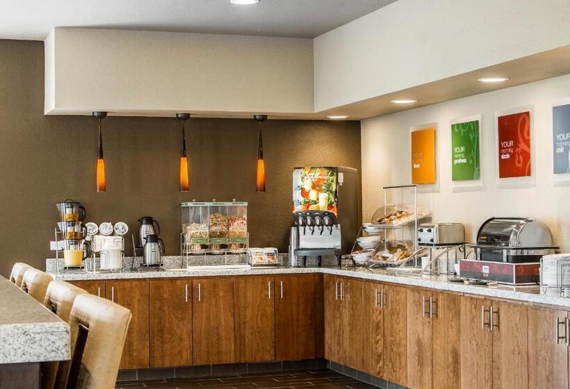 هتل Comfort Suites Woodland  Sacramento Airport