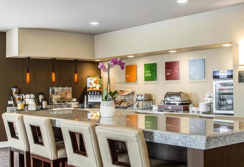هتل Comfort Suites Woodland  Sacramento Airport