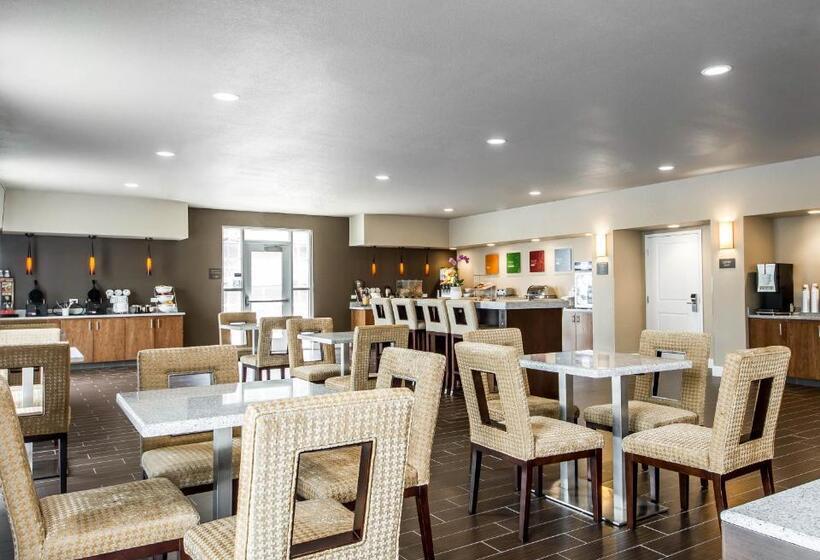 هتل Comfort Suites Woodland  Sacramento Airport