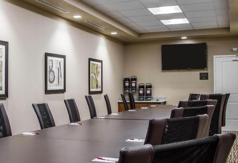 هتل Comfort Suites Woodland  Sacramento Airport