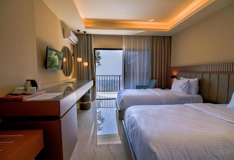 هتل The Country Lodge