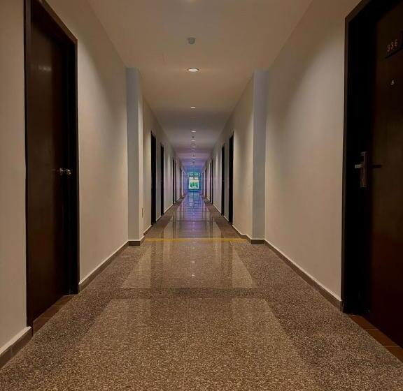 هتل De Baron Resort