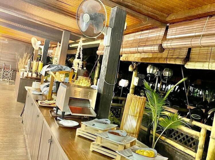 هتل De Baron Resort