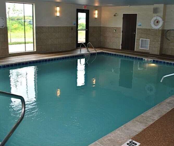 Отель Holiday Inn Express Salem, An Ihg
