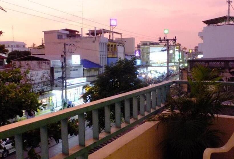 هتل Hua Hin Avenue