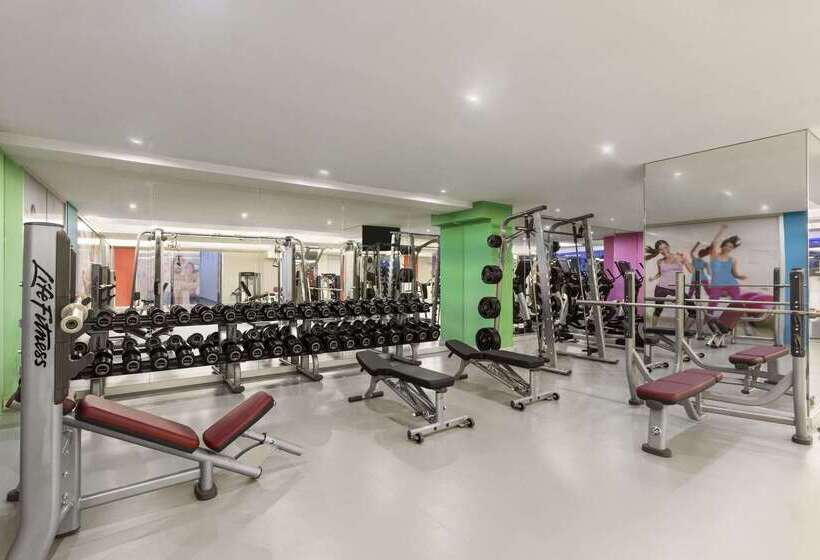 Fotos del hotel Ramada  & Suites By Wyndham Istanbul Merter:  33