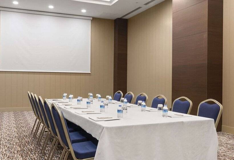 Fotos del hotel Ramada  & Suites By Wyndham Istanbul Merter:  47