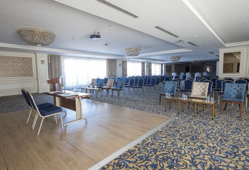 Fotos del hotel Ramada  & Suites By Wyndham Istanbul Merter:  49