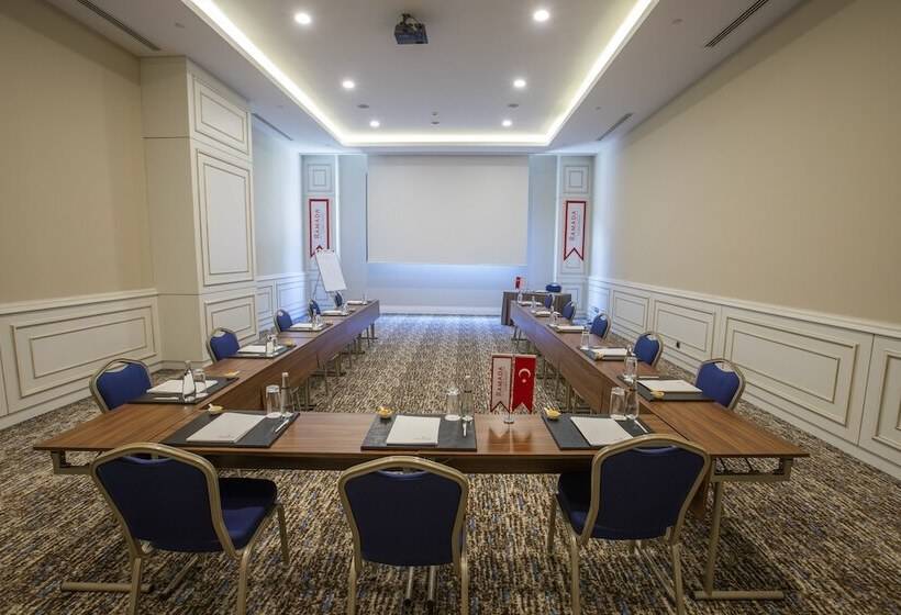 Fotos del hotel Ramada  & Suites By Wyndham Istanbul Merter:  43