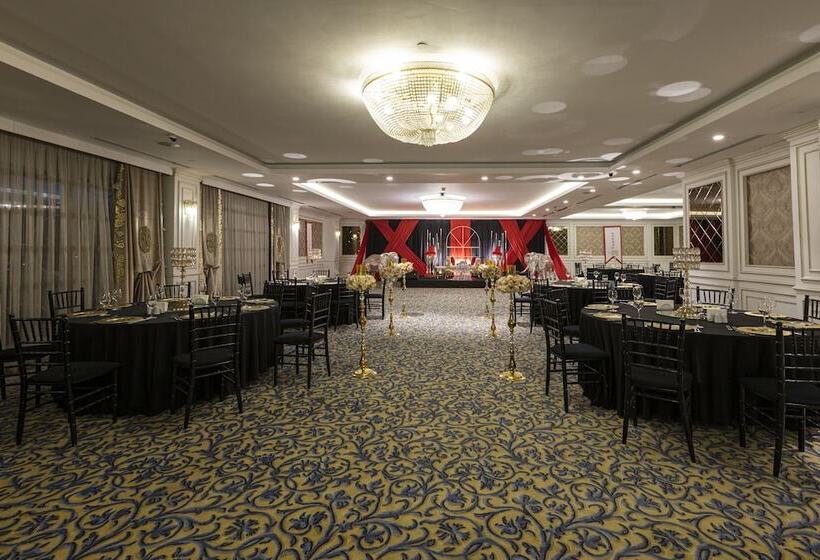 Fotos del hotel Ramada  & Suites By Wyndham Istanbul Merter:  40