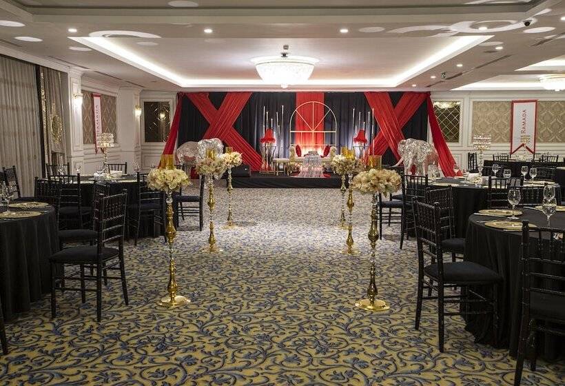 Fotos del hotel Ramada  & Suites By Wyndham Istanbul Merter:  41